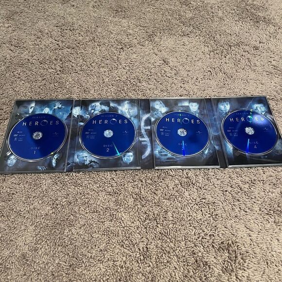 Heroes: Complete Seasons 1 and 2 (11 DVDs Total) - Picture 7 of 7